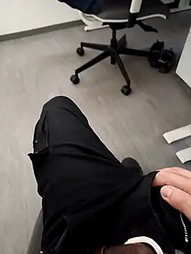 Snapshot of FacelesssLove chatting on 28, 3, 2026 FacelesssLove online show from 28, 3, 2026