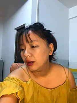 Snapshot of yiyi930316 chatting on 24, 10, 2025 yiyi930316 online show from 24, 10, 2025