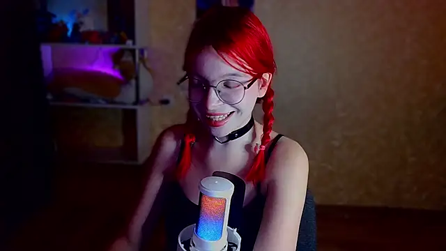 Snapshot of Ploopibonk chatting on 19, 10, 2025 Ploopibonk online show from 19, 10, 2025