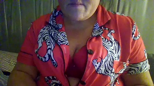 Snapshot of Busty-Phoenix42 chatting on 19, 10, 2025 Busty-Phoenix42 online show from 19, 10, 2025