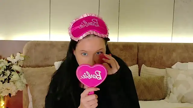 Felicia Herceg online show from 22, 12, 2025