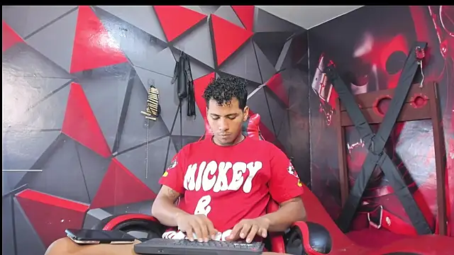 Snapshot of Raphael_Latin chatting on 23, 10, 2025 Raphael Latin online show from 23, 10, 2025