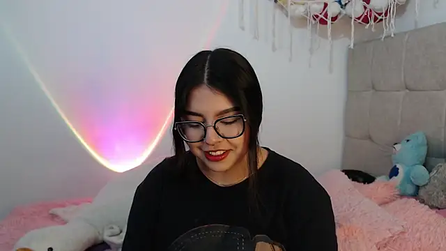 Snapshot of Ayleen_Honey chatting on 11, 11, 2025 Ayleen Honey online show from 11, 11, 2025