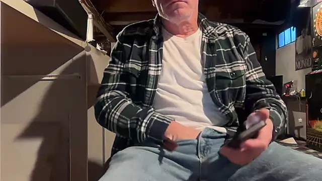 Kneetoe2025 online show from 3, 12, 2025