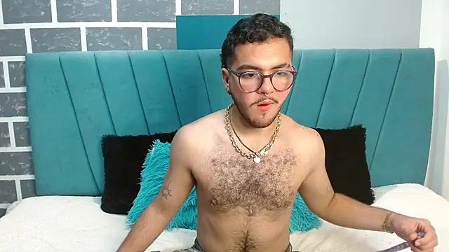 Zac Golden online show from 2, 12, 2025