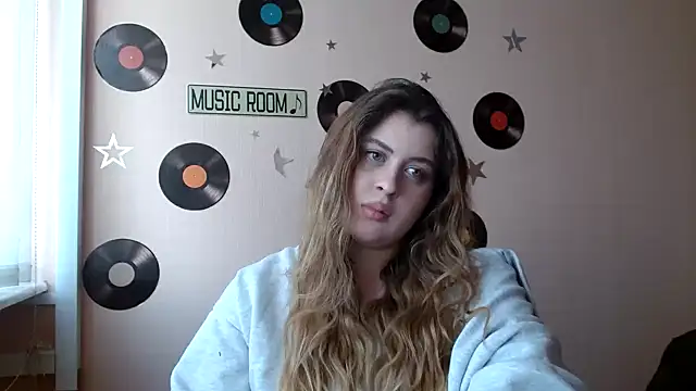 Snapshot of Amber__Glow chatting on 27, 10, 2025 Amber  Glow online show from 27, 10, 2025