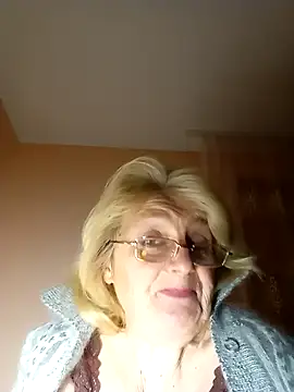 AmyLove353 online show from 8, 11, 2025