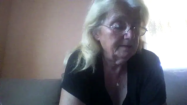AmyLove353 online show from 2, 7, 2026