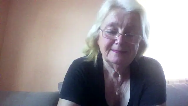 AmyLove353 online show from 15, 7, 2026