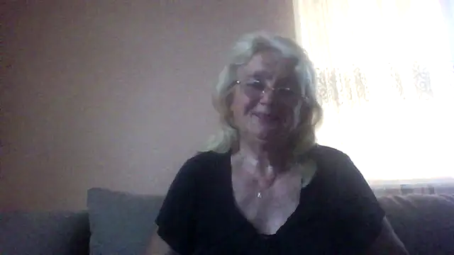 AmyLove353 online show from 16, 7, 2026