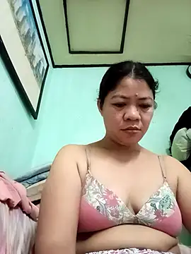 Yummymarie09 online show from 13, 11, 2025