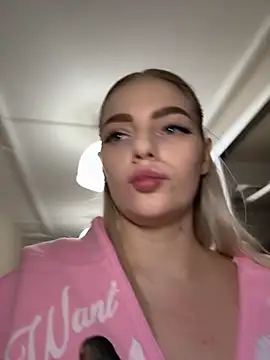 HugeBoobsAlice online show from 8, 11, 2025