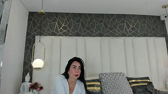 AnnieLove  online show from 18, 12, 2025