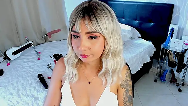 Snapshot of Emilyvalk_ chatting on 3, 2, 2026 Emilyvalk online show from 3, 2, 2026