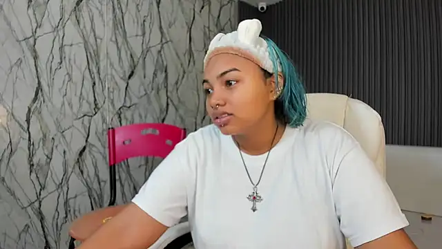 lara jean23 online show from 12, 11, 2025