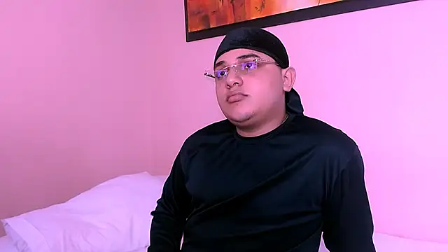 Snapshot of Santo_Pecado_ chatting on 23, 10, 2025 Santo Pecado  online show from 23, 10, 2025