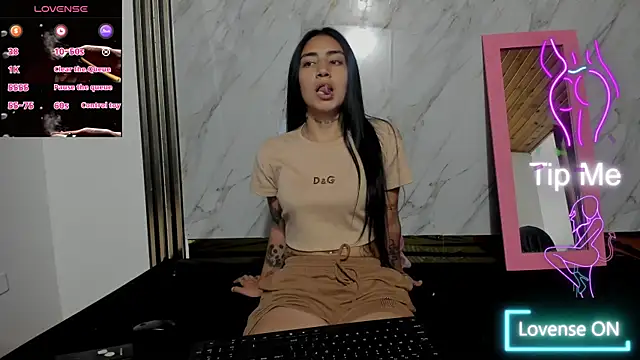 Sasha Blonde online show from 5, 11, 2025