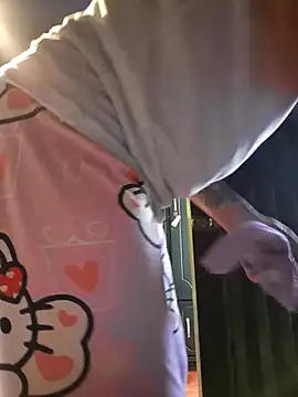 Isis Bathory online show from 8, 11, 2025