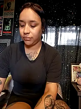 Isis Bathory online show from 26, 11, 2025