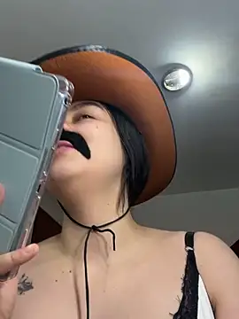 Selena Roa online show from 31, 10, 2025