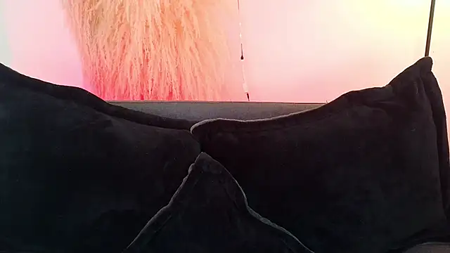 mia roux1 online show from 1, 4, 2026