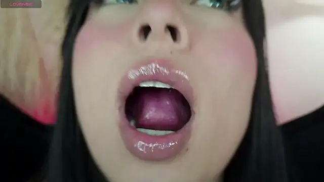 Snapshot of mia_roux1 chatting on 12, 6, 2026 mia roux1 online show from 12, 6, 2026