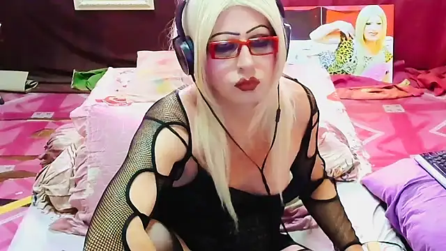 Snapshot of horni4luv chatting on 21, 4, 2026 horni4luv online show from 21, 4, 2026
