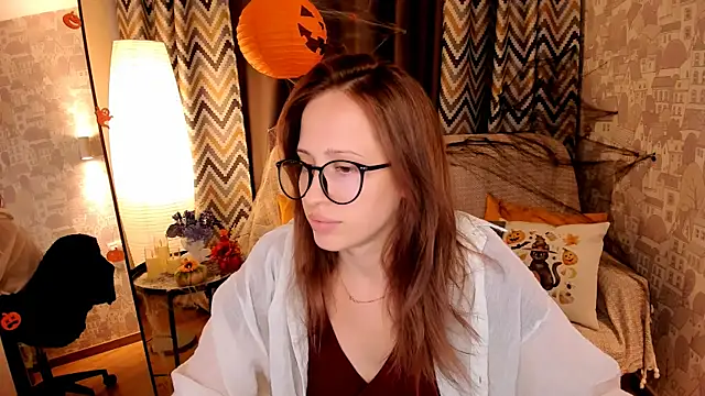 Snapshot of _SilverMoon_ chatting on 23, 10, 2025 SilverMoon online show from 23, 10, 2025