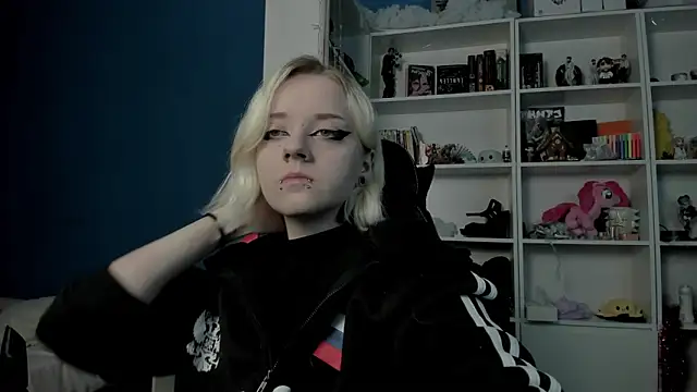 Holy Mistress S online show from 6, 1, 2026