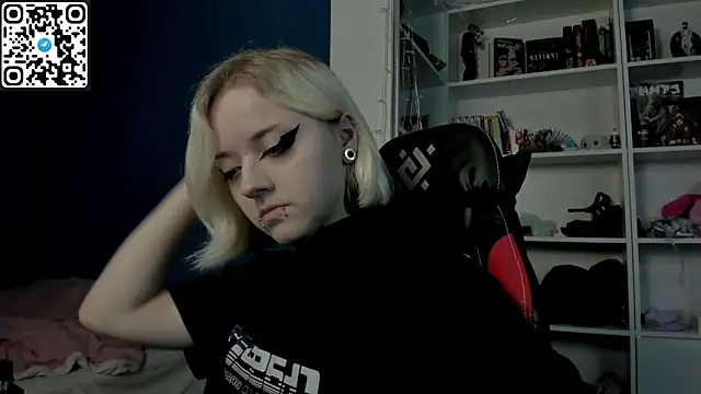 Holy Mistress S online show from 9, 1, 2026