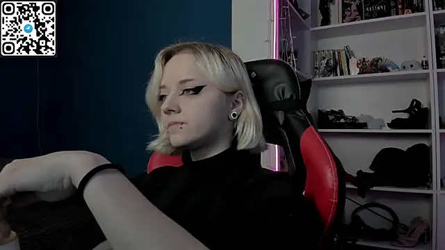 Holy Mistress S online show from 10, 1, 2026