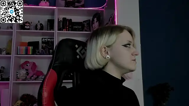 Holy Mistress S online show from 6, 3, 2026