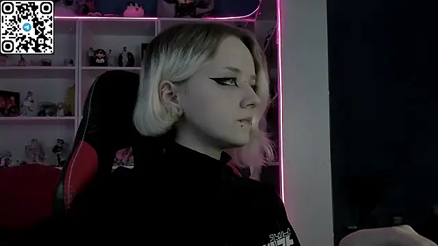 Holy Mistress S online show from 18, 3, 2026