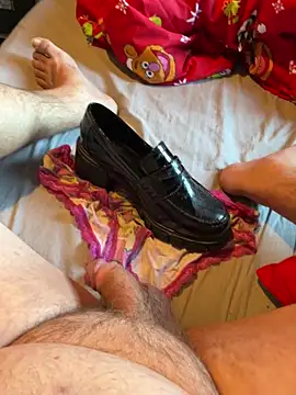 fortheloveofheels74 online show from 2, 11, 2025