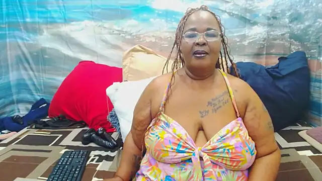 Snapshot of MatureMilfxxx chatting on 8, 6, 2026 MatureMilfxxx online show from 8, 6, 2026