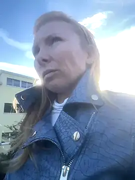 Snapshot of JeniJansi chatting on 21, 10, 2025 JeniJansi online show from 21, 10, 2025