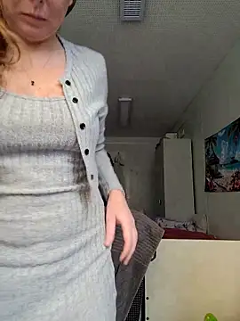 Snapshot of JeniJansi chatting on 24, 10, 2025 JeniJansi online show from 24, 10, 2025