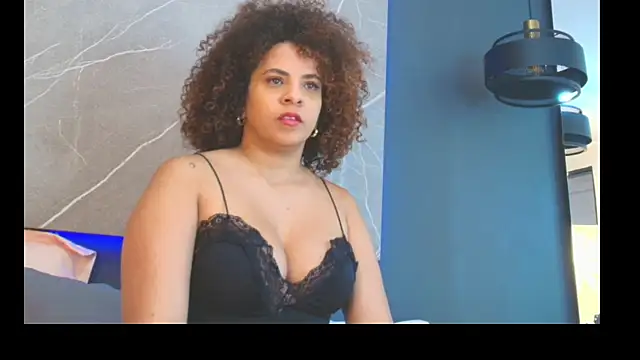 Snapshot of CloePeterson chatting on 7, 11, 2025 CloePeterson online show from 7, 11, 2025