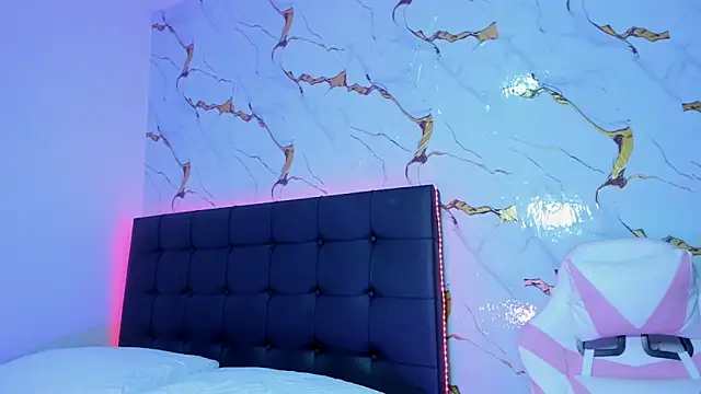 Scarlet DLuce online show from 16, 4, 2026