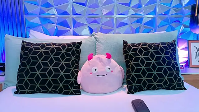 AdelineJhones online show from 22, 3, 2026