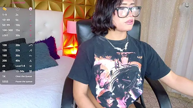 Velvet Sin  online show from 11, 11, 2025