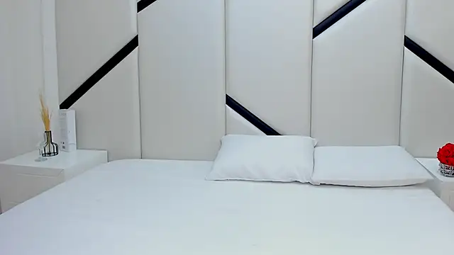 MirandaTurbay online show from 4, 11, 2025