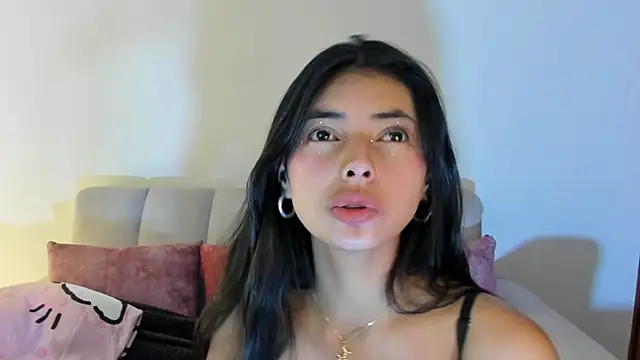 Snapshot of miadaviesx chatting on 2, 11, 2025 miadaviesx online show from 2, 11, 2025