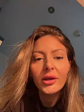 Snapshot of Lovelavender_ chatting on 11, 5, 2026 Lovelavender online show from 11, 5, 2026