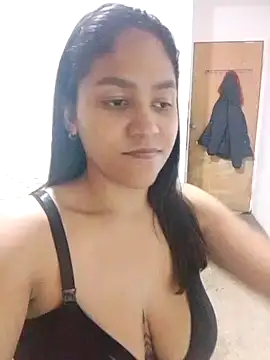 Snapshot of Yanananyx chatting on 29, 10, 2025 Yanananyx online show from 29, 10, 2025