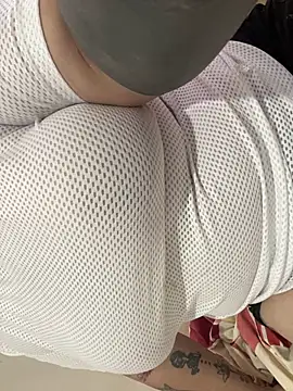 abby-hiltton online show from 1, 11, 2025