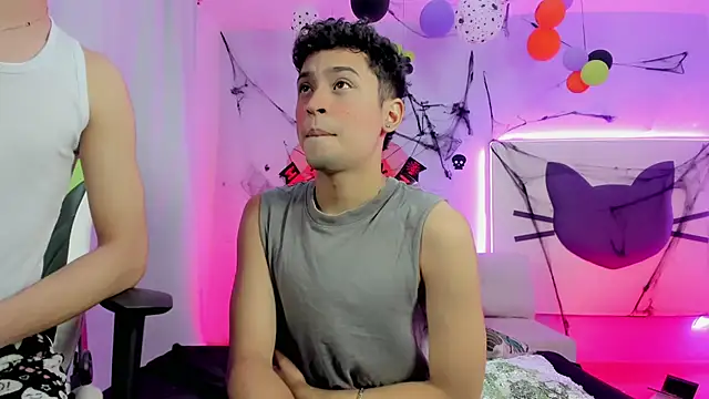 Snapshot of Twinks_boys_s chatting on 26, 10, 2025 Twinks boys s online show from 26, 10, 2025