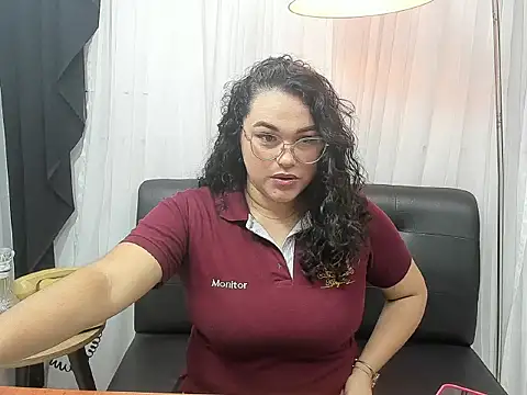 Snapshot of mira_cherry02 chatting on 24, 10, 2025 mira cherry02 online show from 24, 10, 2025