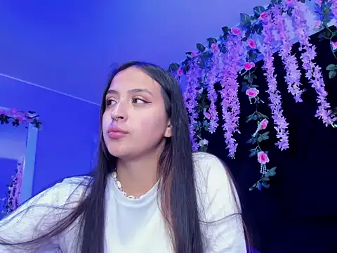 Snapshot of Gabyy_Cooper_ chatting on 8, 5, 2026 Gabyy Cooper online show from 8, 5, 2026