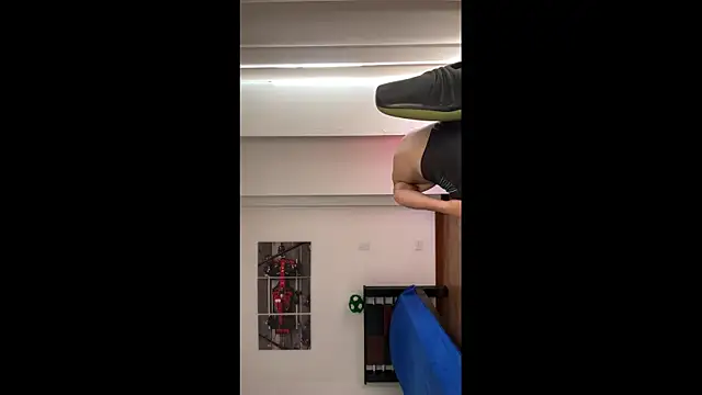 JUSTIN JHONS online show from 26, 11, 2025